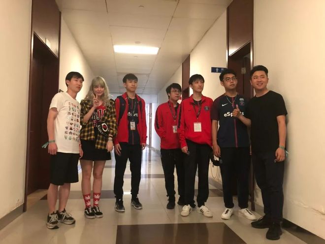 The MongolZ 在击败 aurora 后荣获2025年电子竞技世界杯冠军